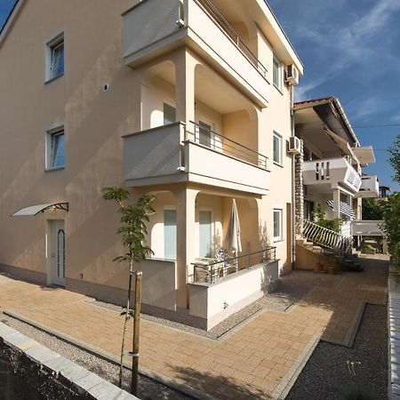Apartments Mirjana * Central Location And Close To Beach Punat Luaran gambar
