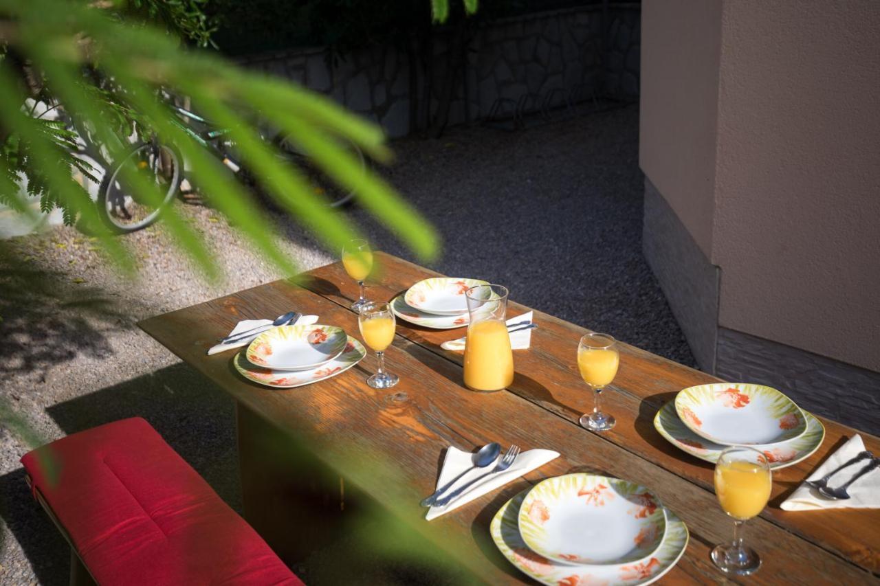 Apartments Mirjana * Central Location And Close To Beach Punat Luaran gambar
