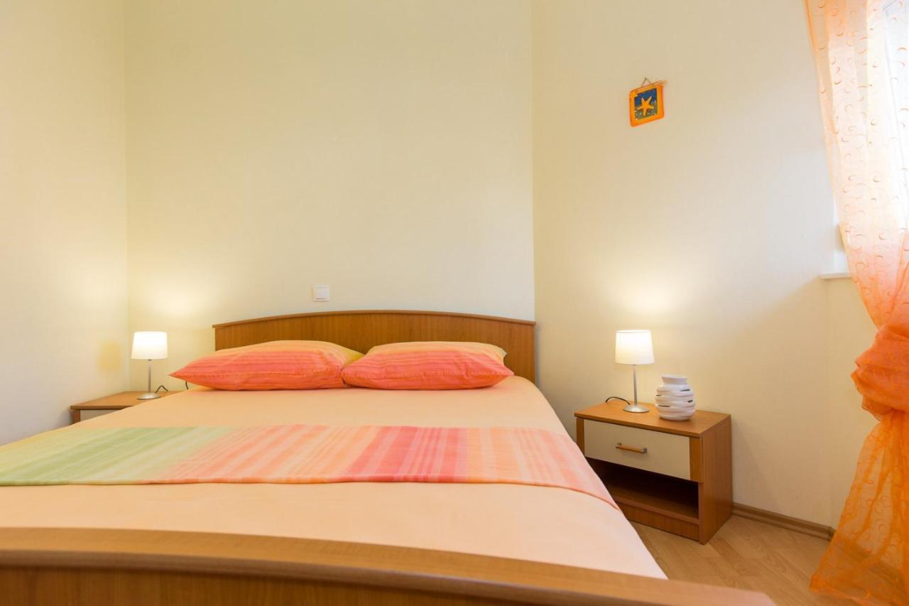 Apartments Mirjana * Central Location And Close To Beach Punat Luaran gambar