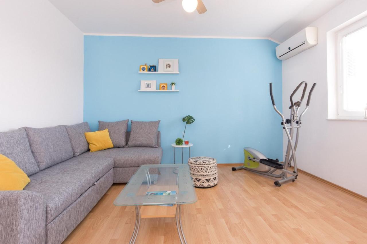Apartments Mirjana * Central Location And Close To Beach Punat Luaran gambar