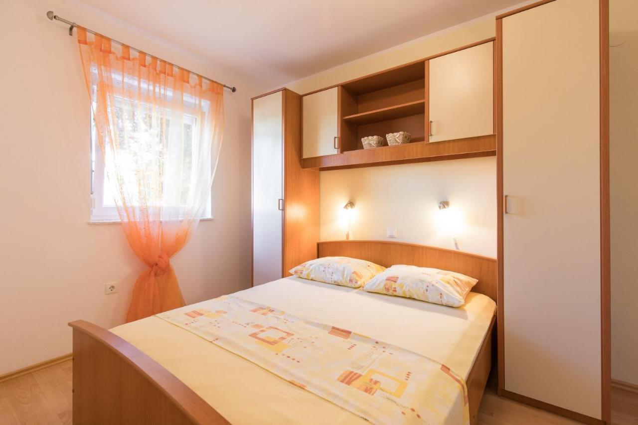 Apartments Mirjana * Central Location And Close To Beach Punat Luaran gambar