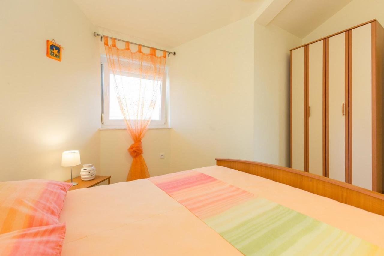 Apartments Mirjana * Central Location And Close To Beach Punat Luaran gambar